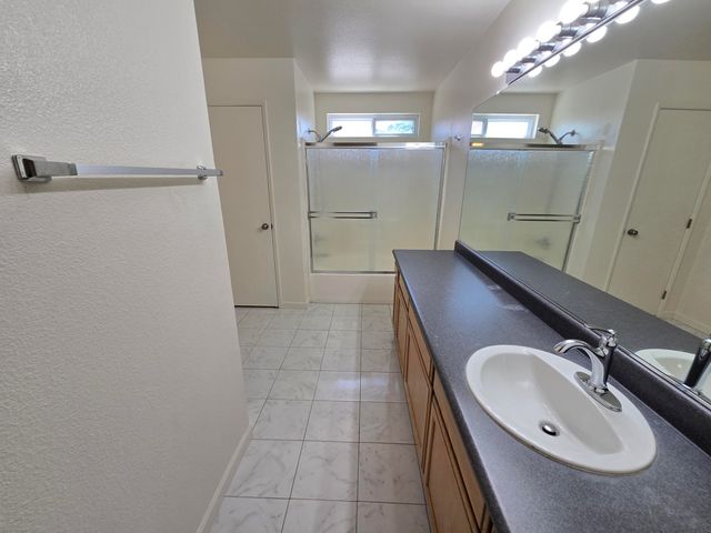 816 W Loyola Avenue, Visalia, CA 93277