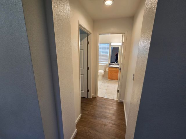 816 W Loyola Avenue, Visalia, CA 93277