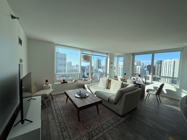 33 W Ontario Street 24G, Chicago, IL 60654