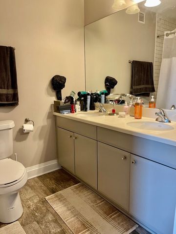 33 W Ontario Street 24G, Chicago, IL 60654