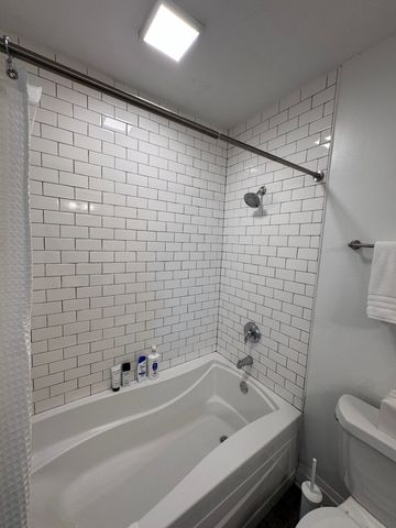 33 W Ontario Street 24G, Chicago, IL 60654