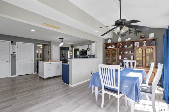 5494 Ravensthorpe, Clay, NY 13041