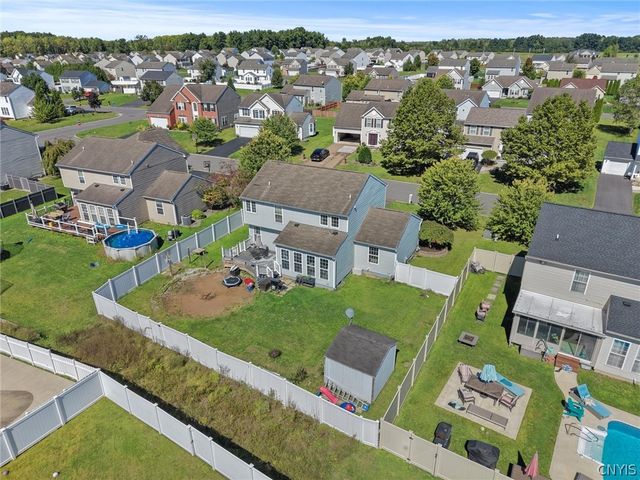 5494 Ravensthorpe, Clay, NY 13041