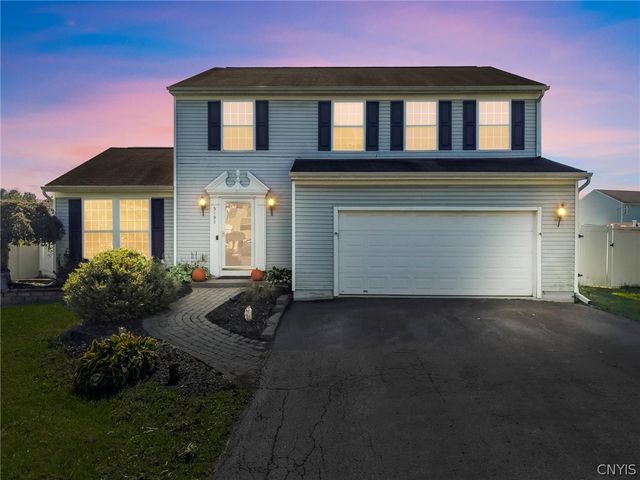 5494 Ravensthorpe, Clay, NY 13041