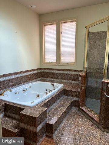 101 ROBERT RD, Wyomissing, PA 19610