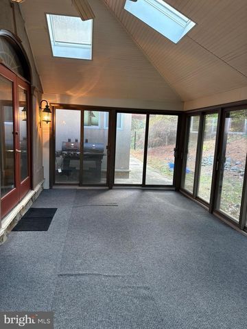 101 ROBERT RD, Wyomissing, PA 19610