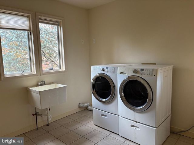 101 ROBERT RD, Wyomissing, PA 19610