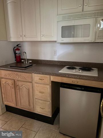 101 ROBERT RD, Wyomissing, PA 19610