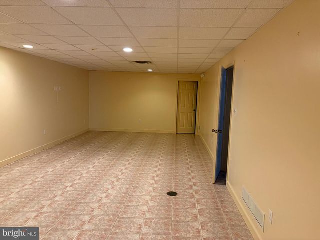 101 ROBERT RD, Wyomissing, PA 19610