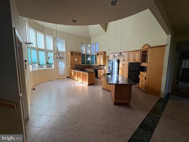 101 ROBERT RD, Wyomissing, PA 19610