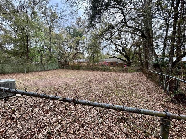 460 Seabreeze E Road, Mobile, AL 36609