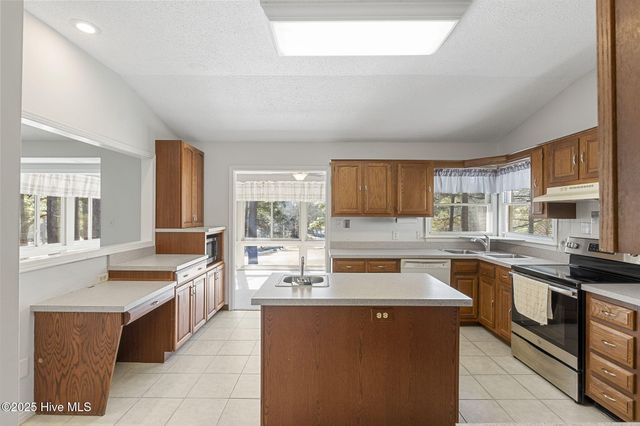 122 Cambridge Lane, West End, NC 27376