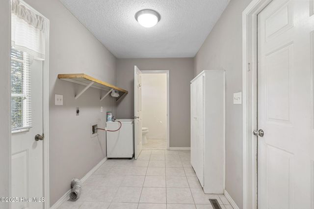 122 Cambridge Lane, West End, NC 27376