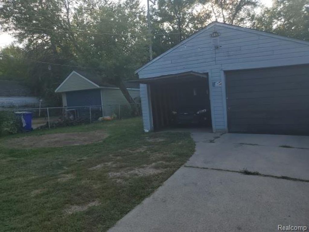 7407 Rosemont Avenue, Detroit, MI 48228