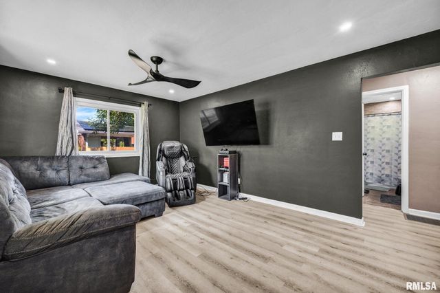 1832 N STEVER Avenue, Peoria, IL 61604
