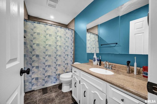 1832 N STEVER Avenue, Peoria, IL 61604