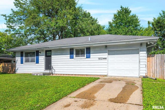 1832 N STEVER Avenue, Peoria, IL 61604