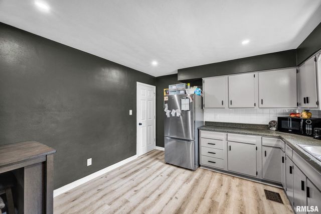 1832 N STEVER Avenue, Peoria, IL 61604