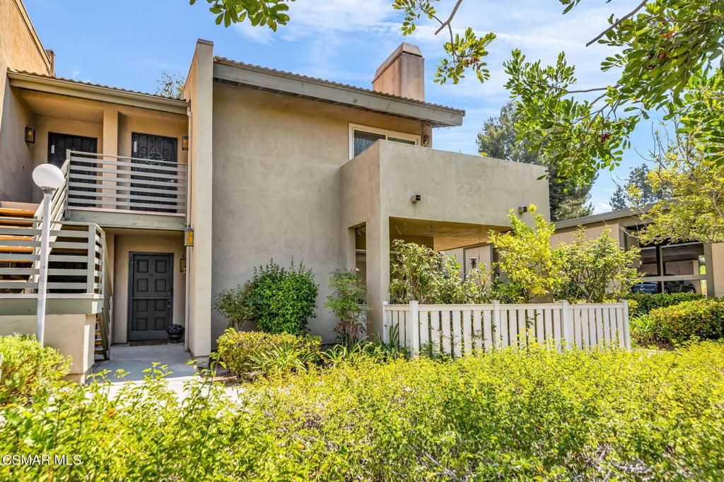 224 Oakleaf Drive 102, Thousand Oaks, CA 91360