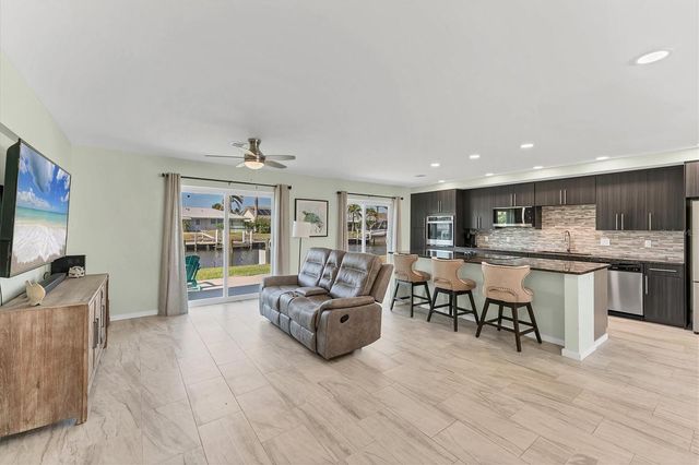 2280 BAYVIEW ROAD, Punta Gorda, FL 33950