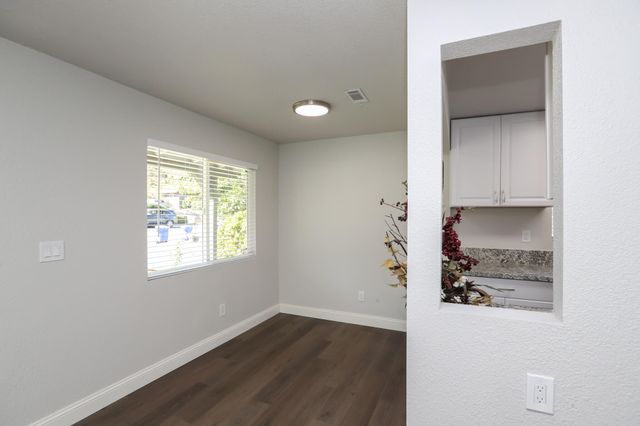 3443 West Street, Redding, CA 96001