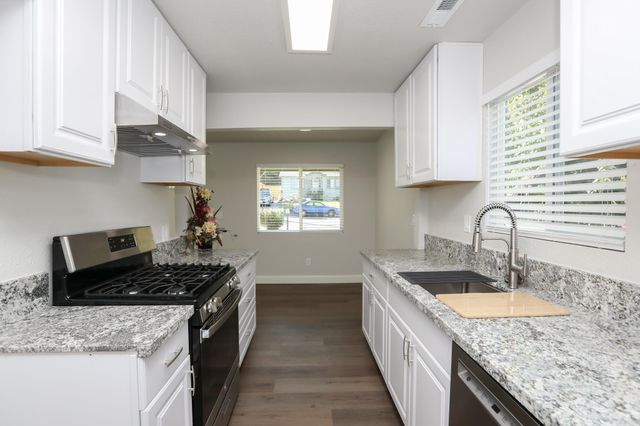 3443 West Street, Redding, CA 96001