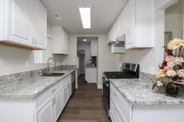 3443 West Street, Redding, CA 96001