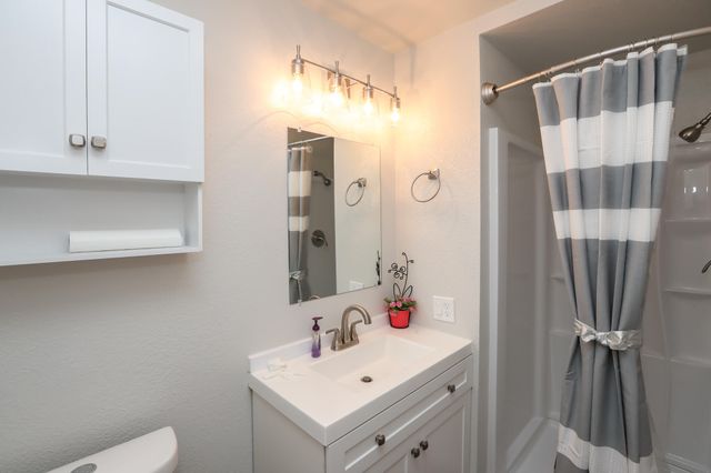 3443 West Street, Redding, CA 96001