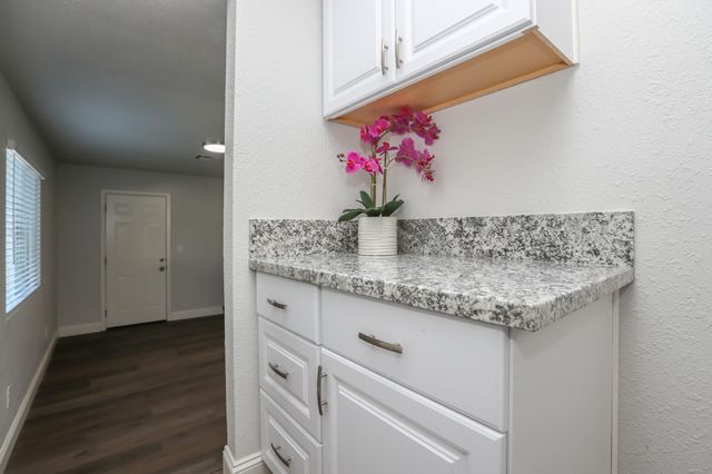 3443 West Street, Redding, CA 96001