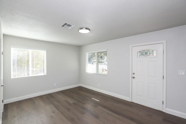 3443 West Street, Redding, CA 96001