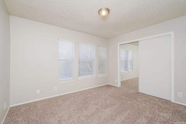 14219 N Hills Village, San Antonio, TX 78249