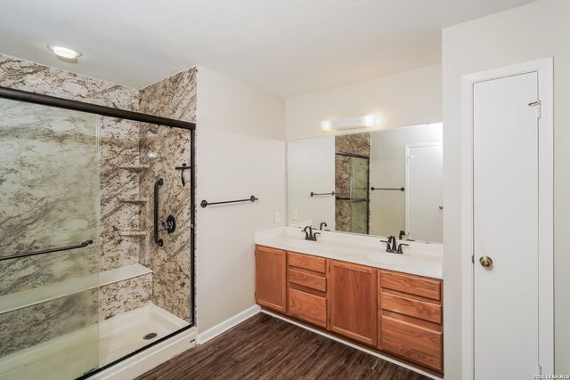 14219 N Hills Village, San Antonio, TX 78249