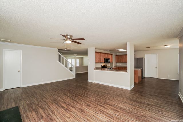 14219 N Hills Village, San Antonio, TX 78249