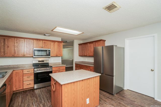 14219 N Hills Village, San Antonio, TX 78249