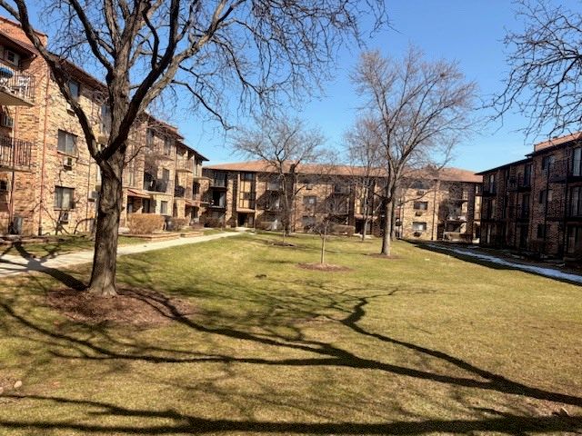 230 Klein Creek Court F, Carol Stream, IL 60188