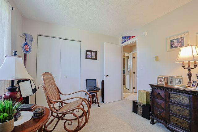 230 Klein Creek Court F, Carol Stream, IL 60188