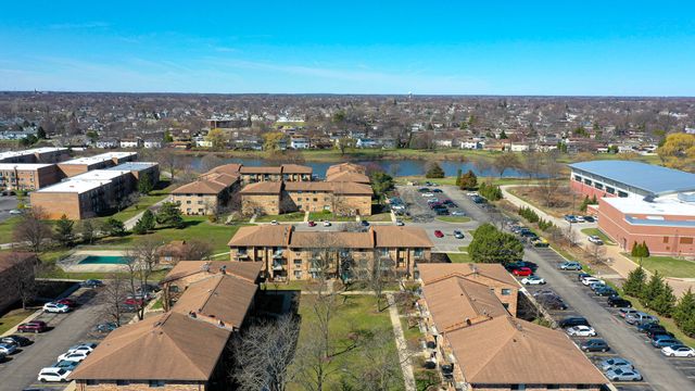 230 Klein Creek Court F, Carol Stream, IL 60188