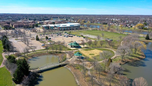 230 Klein Creek Court F, Carol Stream, IL 60188