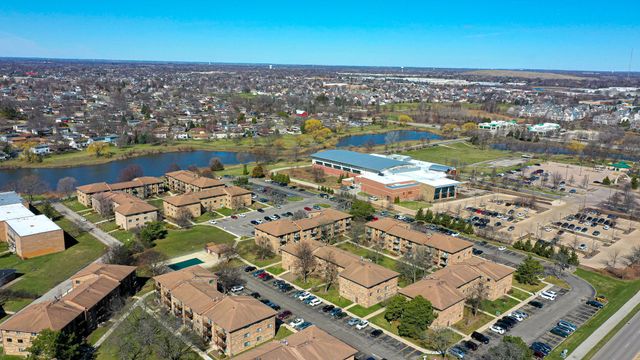 230 Klein Creek Court F, Carol Stream, IL 60188