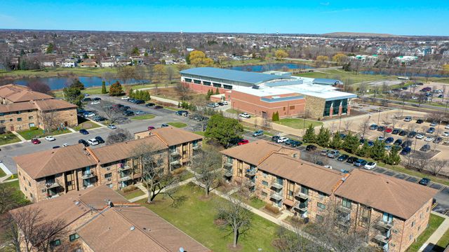 230 Klein Creek Court F, Carol Stream, IL 60188