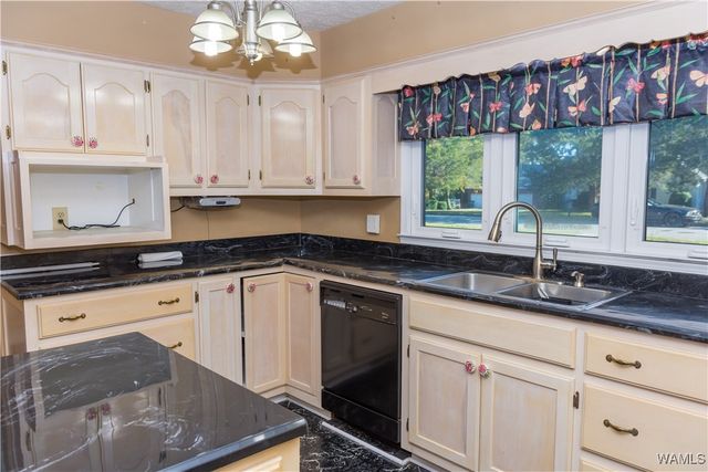 1315 Forest Brook, Demopolis, AL 36732