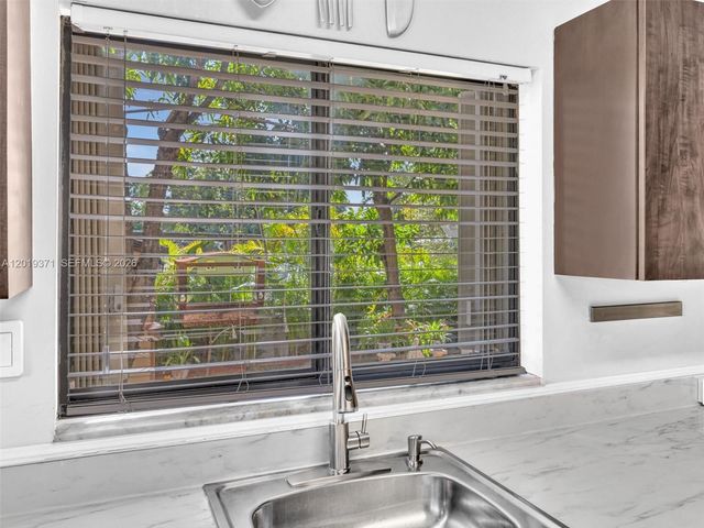 6460 SW 2nd St 1, Miami, FL 33144