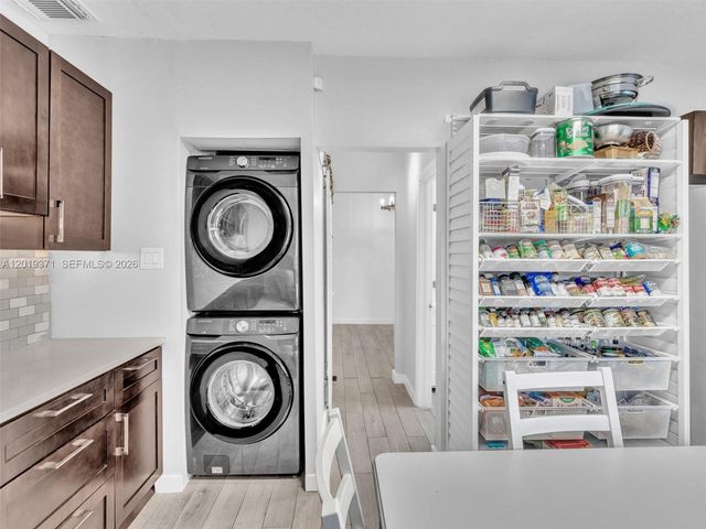 6460 SW 2nd St 1, Miami, FL 33144
