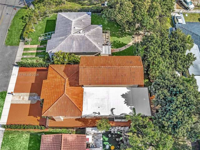 6460 SW 2nd St 1, Miami, FL 33144
