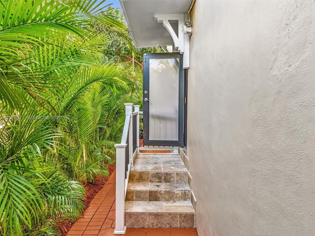 6460 SW 2nd St 1, Miami, FL 33144