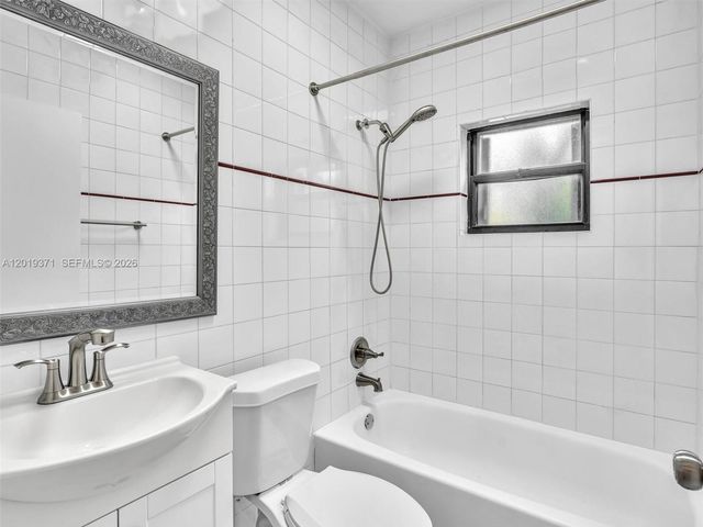 6460 SW 2nd St 1, Miami, FL 33144