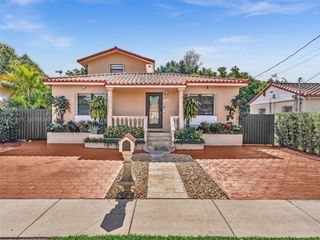 6460 SW 2nd St 1, Miami, FL 33144
