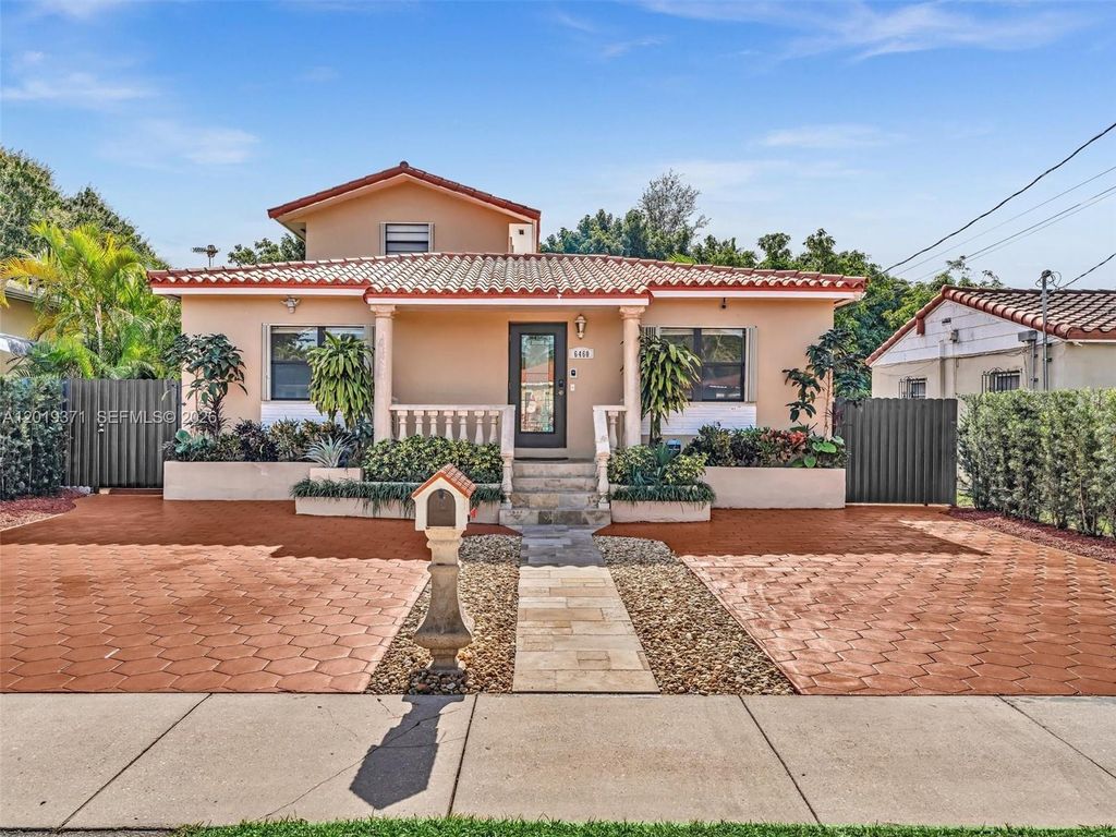 6460 SW 2nd St 1, Miami, FL 33144