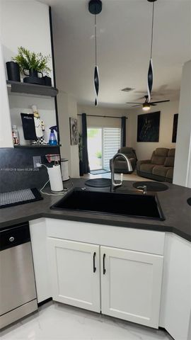 14122 SW 276th St, Homestead, FL 33032