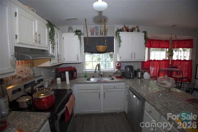 6000 Bayswater Lane, Charlotte, NC 28212